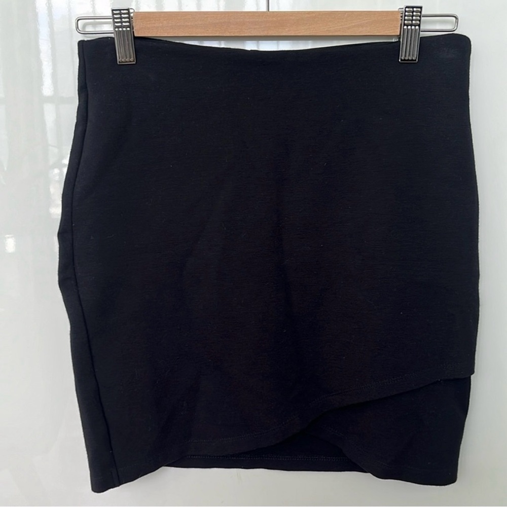 Aritzia Sunday Best Black Stretch Mini Skirt